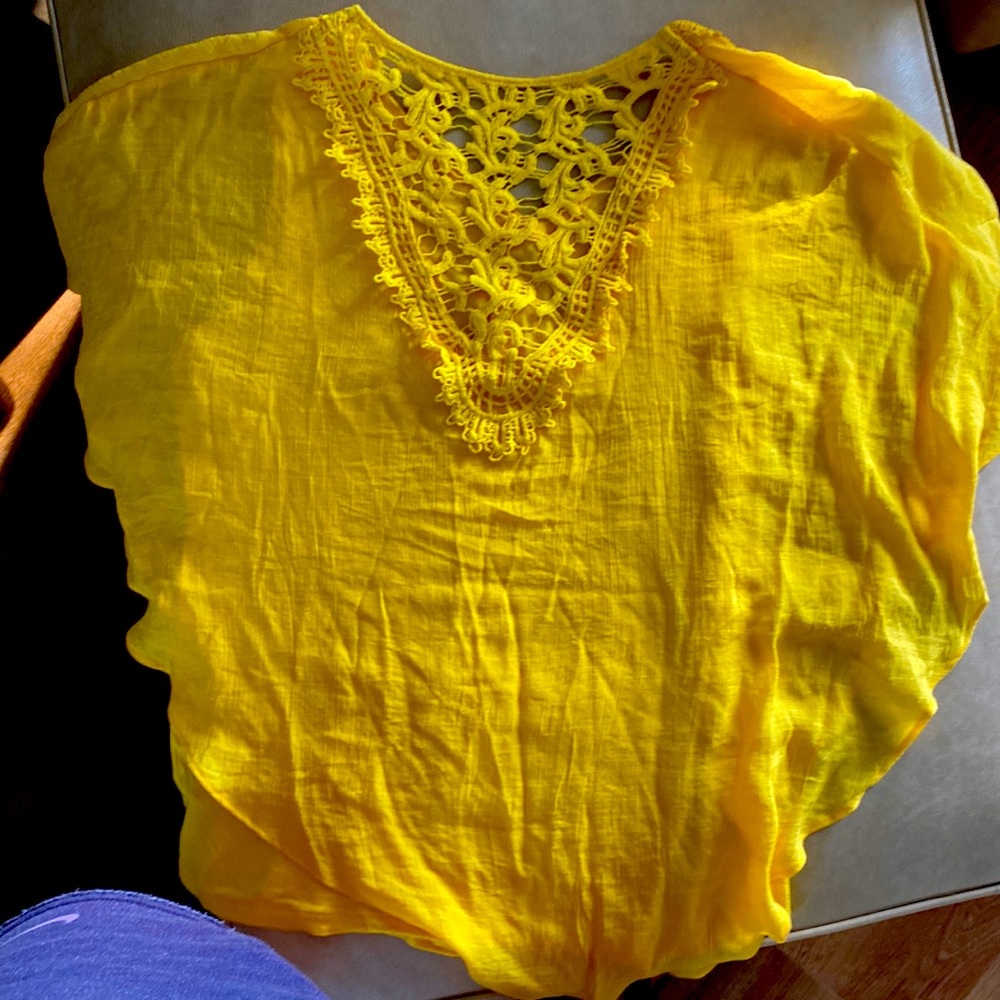 Yellow linen top with matching attached tank for complete flow look